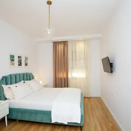 Lili Suites Apartment